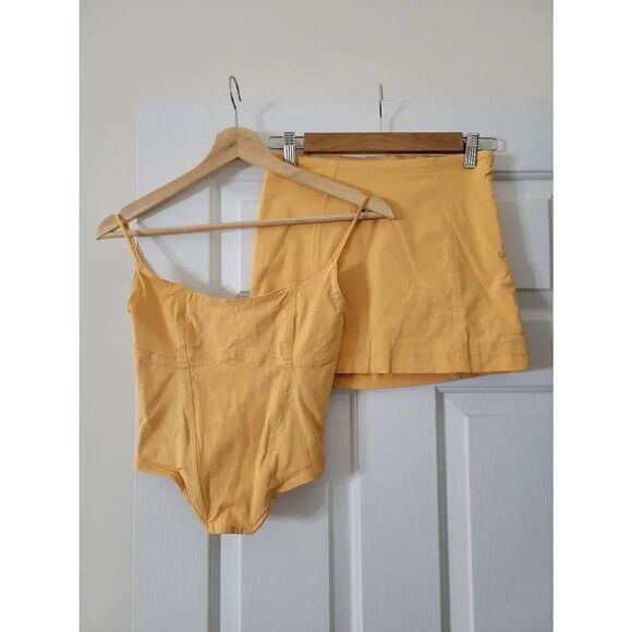 HOUSE OF CB Flavia Sculpting Corset Top S and Skirt XS, Yellow - Picture 3 of 12